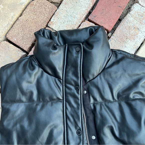 Abercrombie & Fitch vegan leather vest - Picture 3 of 6